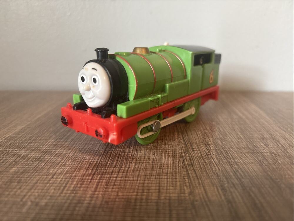Thomas & Friends Motorized Trackmaster Percy Locomotive Train Engine Mattel 2009